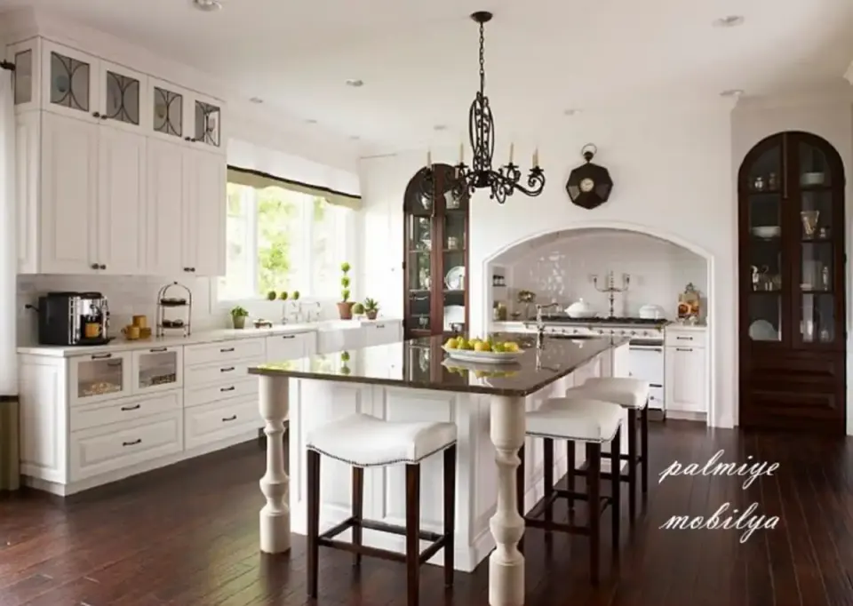White Classic Kitchen – Turned-Leg Island, Arched Wood Cabinets